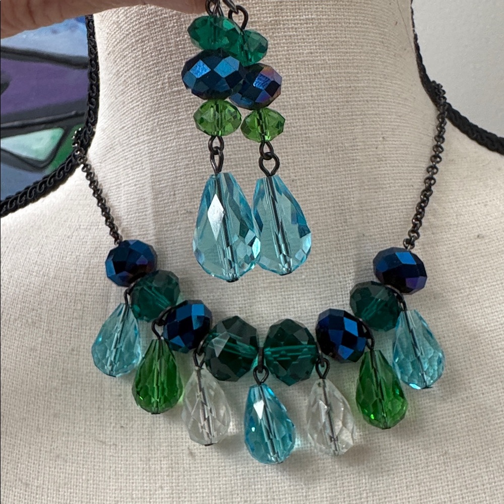 VTG Liz Claiborne Statement Crystal Necklace and Earring Set- wear short or long
